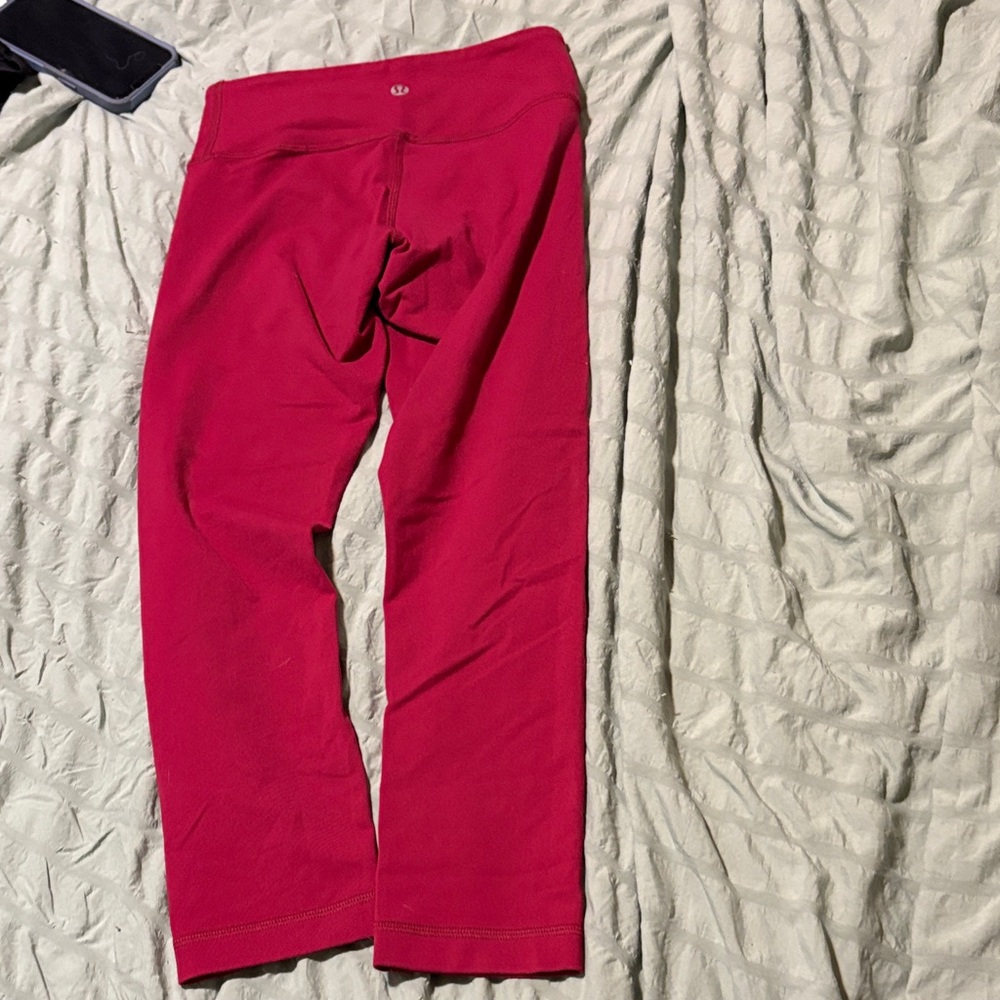 Lululemon capri Red/Pink vibrant Bottoms size 2